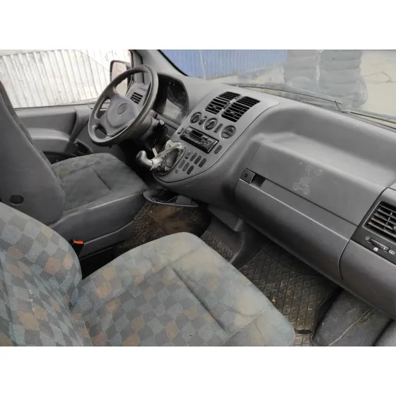 MERCEDES VITO (W638) CAJA CERRADA '1999 2.1 CC AZUL
