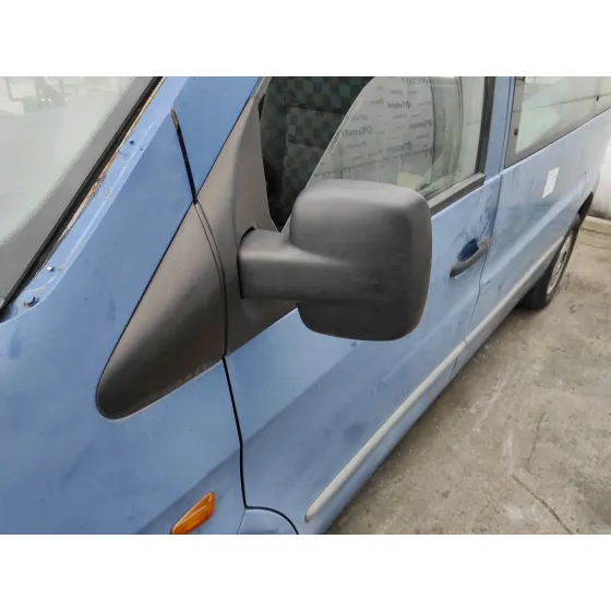 MERCEDES VITO (W638) CAJA CERRADA '1999 2.1 CC AZUL