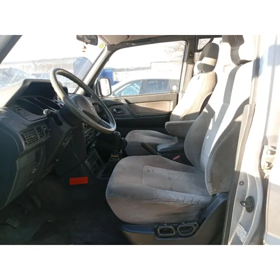 Mitsubishi MONTERO CANVAS TOP (V2_C, V4_C) 1991