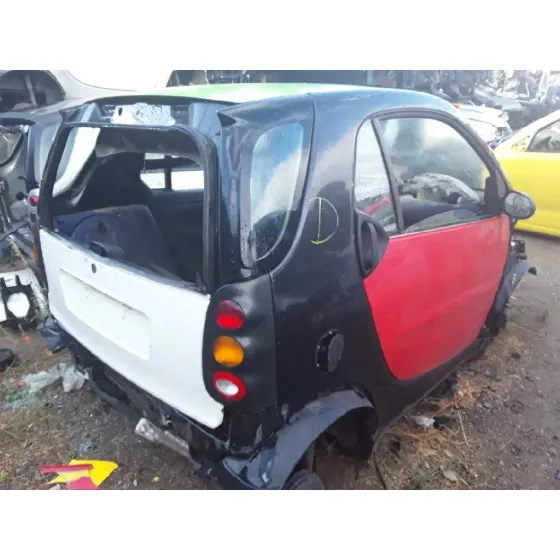 SMART MICRO COMPACT CAR '1999 600CC NEGRO