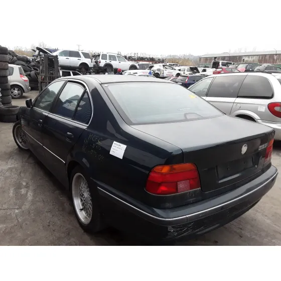 BMW SERIE 5 BERLINA (E39) '1997 528I VERDE