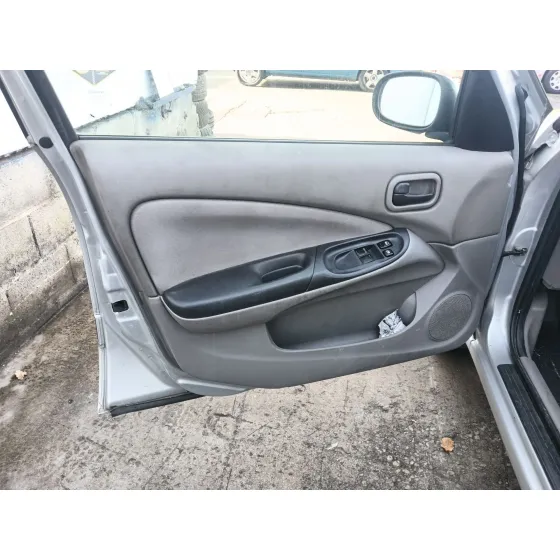 Nissan ALMERA II HATCHBACK (N16) 2000