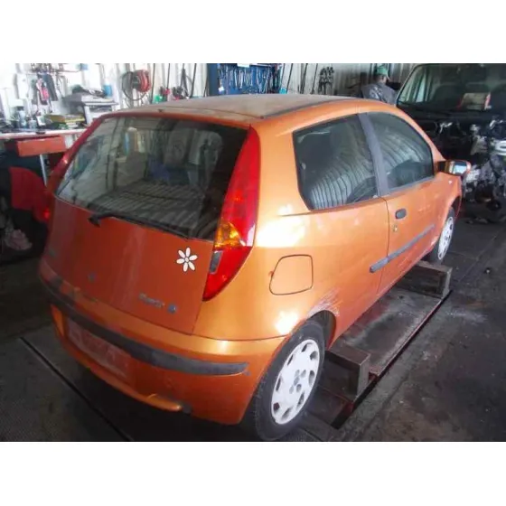 FIAT PUNTO BERLINA (188) '1999 1.2 8V ELX (I) NARANJA