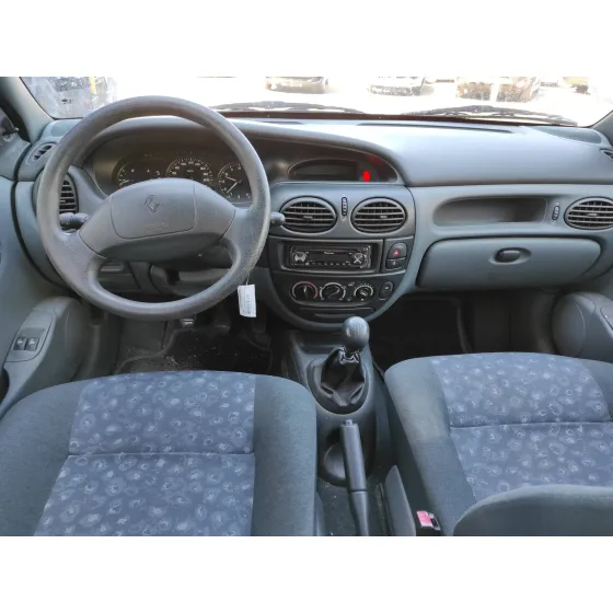 RENAULT MEGANE I BERLINA HATCHBACK (BA0) '1998 1.6 VERDE