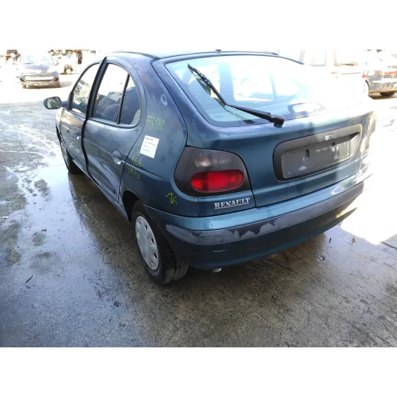 RENAULT MEGANE I BERLINA HATCHBACK (BA0) '1998 1.6 VERDE