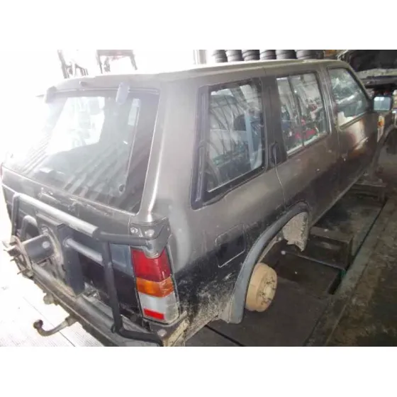 NISSAN TERRANO (WD21) '1992 2.7 TURBODIESEL GRIS