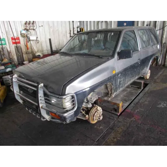 NISSAN TERRANO (WD21) '1992 2.7 TURBODIESEL GRIS