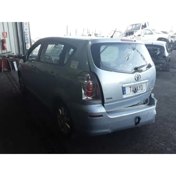 TOYOTA COROLLA VERSO (R1) '2006 2.2 D-4D LUNA PLATA