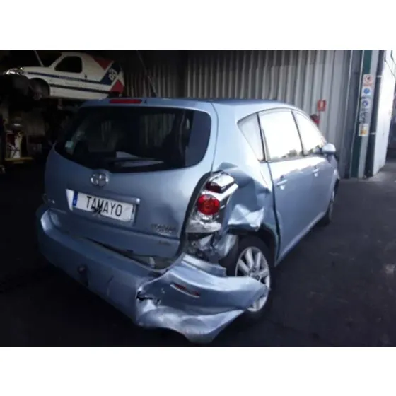 TOYOTA COROLLA VERSO (R1) '2006 2.2 D-4D LUNA PLATA
