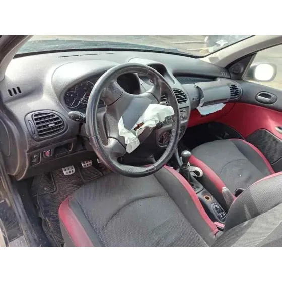 PEUGEOT 206 BERLINA '2008 * NEGRO