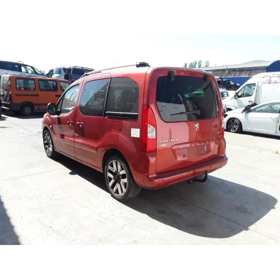 PEUGEOT PARTNER KOMBI '2011 * ROJO