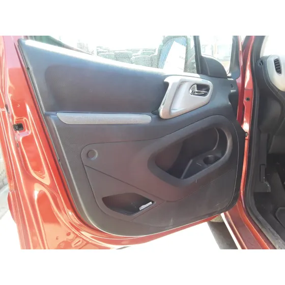 PEUGEOT PARTNER KOMBI '2011 * ROJO