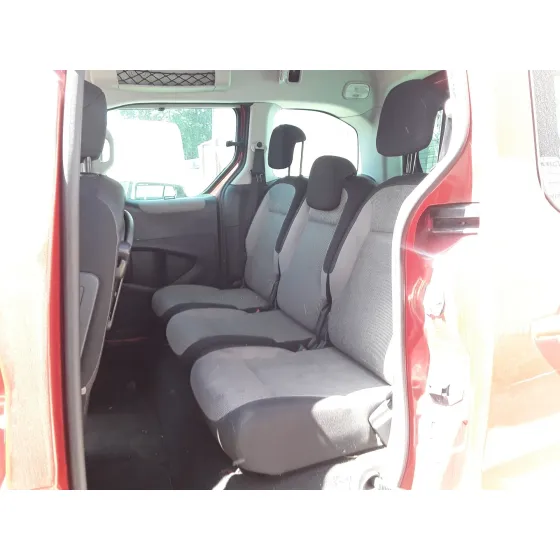 PEUGEOT PARTNER KOMBI '2011 * ROJO