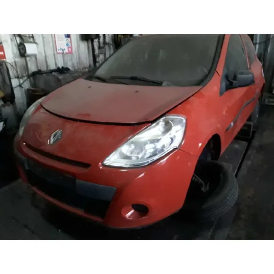 RENAULT CLIO III '2011 1.2 16V ROJO