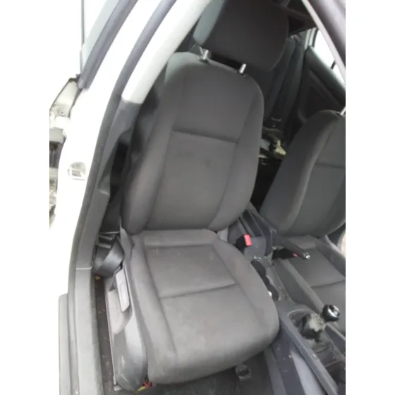 VOLKSWAGEN GOLF V BERLINA (1K1) '2005 BLANCO