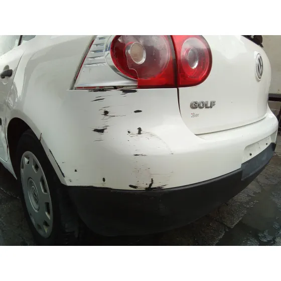 VOLKSWAGEN GOLF V BERLINA (1K1) '2005 BLANCO
