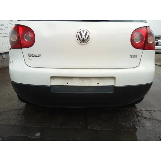 VOLKSWAGEN GOLF V BERLINA (1K1) '2005 BLANCO