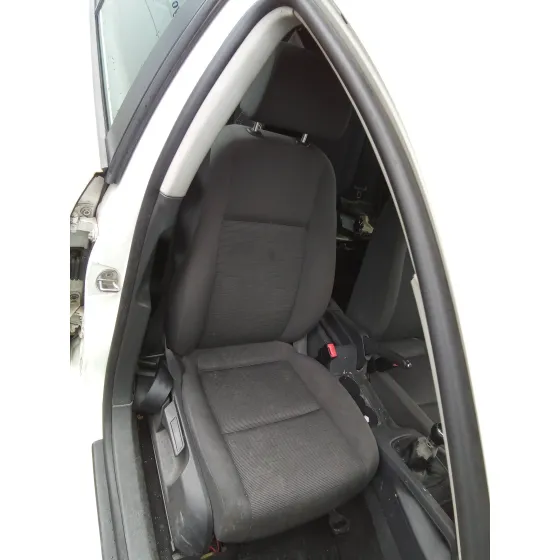 VOLKSWAGEN GOLF V BERLINA (1K1) '2005 BLANCO
