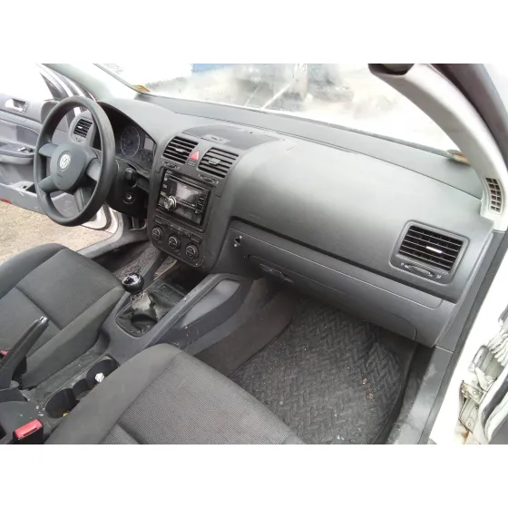 VOLKSWAGEN GOLF V BERLINA (1K1) '2005 BLANCO