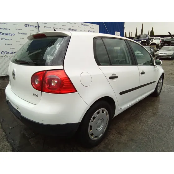 VOLKSWAGEN GOLF V BERLINA (1K1) '2005 BLANCO
