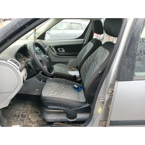 Skoda ROOMSTER (5J7) 2007