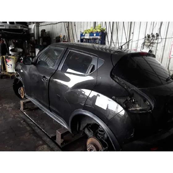 NISSAN JUKE (F15) '2010 * NEGRO
