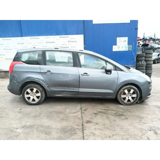 PEUGEOT 5008 '2011 *