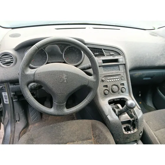 PEUGEOT 5008 '2011 *