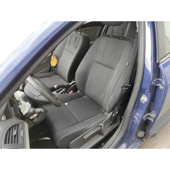 RENAULT MEGANE III SPORT TOURER '2011 1.5 DCI DIESEL FAP AZUL MARINO