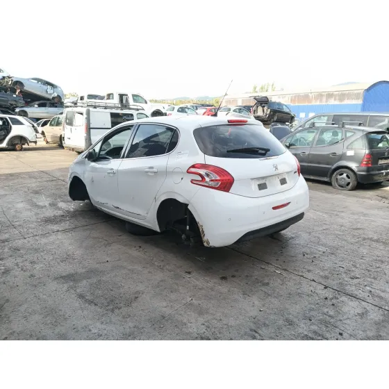 Peugeot 208 I (CA_, CC_) 2012