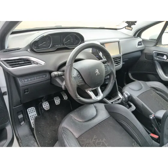 Peugeot 208 I (CA_, CC_) 2012