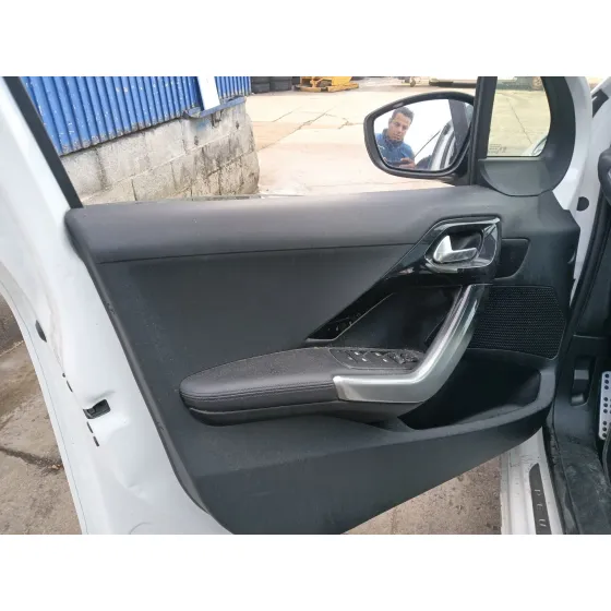 Peugeot 208 I (CA_, CC_) 2012