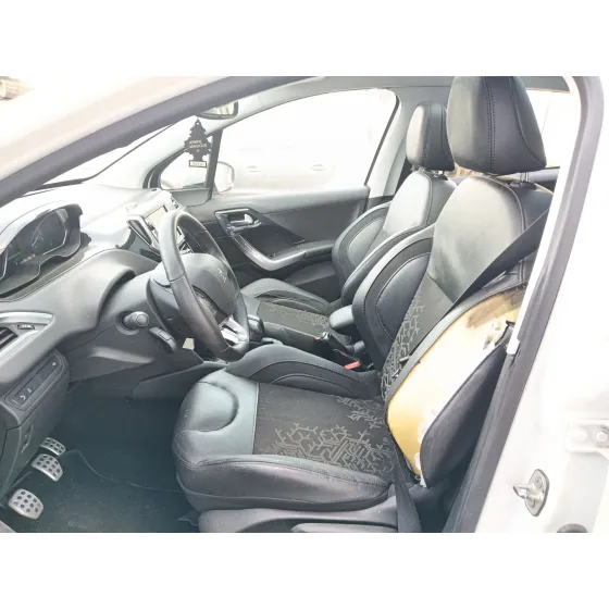 Peugeot 208 I (CA_, CC_) 2012