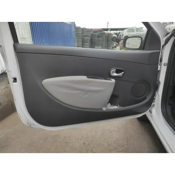 RENAULT CLIO III '2012 * BLANCO