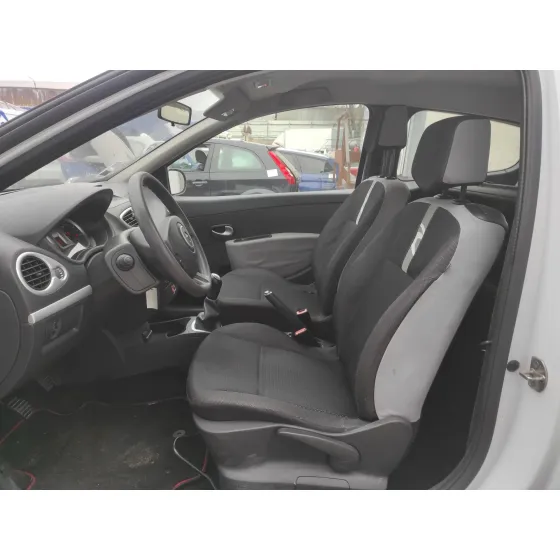 RENAULT CLIO III '2012 * BLANCO