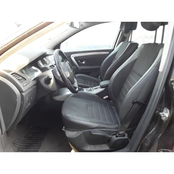 RENAULT LAGUNA GRANDTOUR III '2012 DCI FAP NEGRO