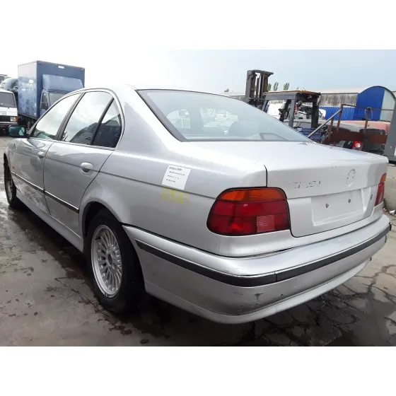 BMW SERIE 5 BERLINA (E39) '2000 528I PLATA
