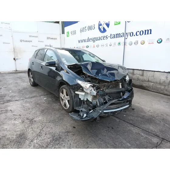 Toyota AURIS (_E18_) 2012