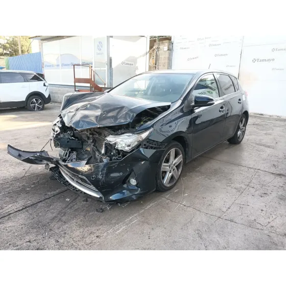 Toyota AURIS (_E18_) 2012