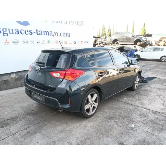 Toyota AURIS (_E18_) 2012