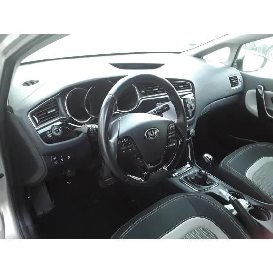 KIA CEE'D SPORTY WAGON '2016 1.6 GDI CAT PLATA