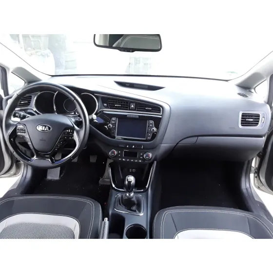 KIA CEE'D SPORTY WAGON '2016 1.6 GDI CAT PLATA