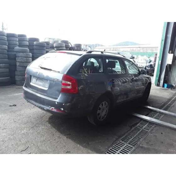 SKODA OCTAVIA BERLINA (1Z3) '2009 ELEGANCE GRIS