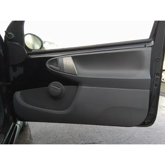 TOYOTA AYGO (KGB/WNB) '2008 1.0 CAT NEGRO