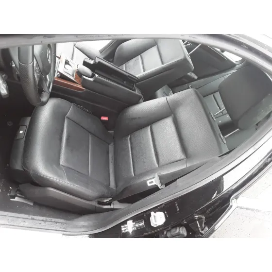 MERCEDES CLASE E (W212) LIM. '2012 E 500 CGI BLUEEFFICIENCY 4-MATIC (212.091) NEGRO