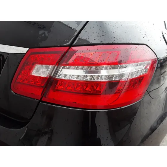 MERCEDES CLASE E (W212) LIM. '2012 E 500 CGI BLUEEFFICIENCY 4-MATIC (212.091) NEGRO
