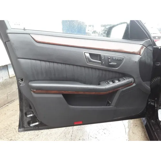 MERCEDES CLASE E (W212) LIM. '2012 E 500 CGI BLUEEFFICIENCY 4-MATIC (212.091) NEGRO