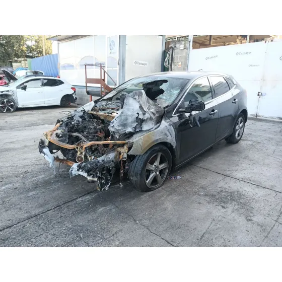 Volvo V40 HATCHBACK (525) 2015