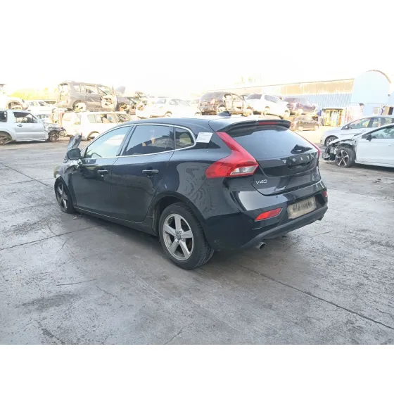 Volvo V40 HATCHBACK (525) 2015