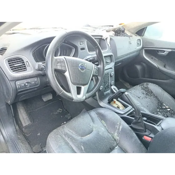 Volvo V40 HATCHBACK (525) 2015